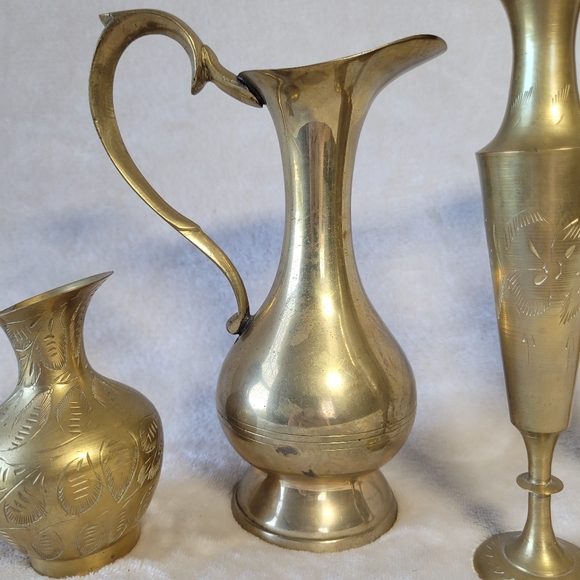 Indian brass lot of bud vases mid century modern ethnic decor - Picture 4 of 7